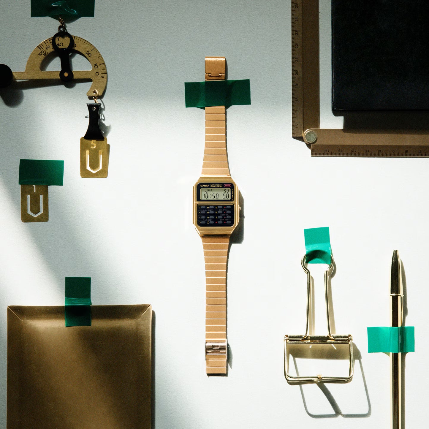 Reloj Digital Calculadora Vintage Dorado de unisex
