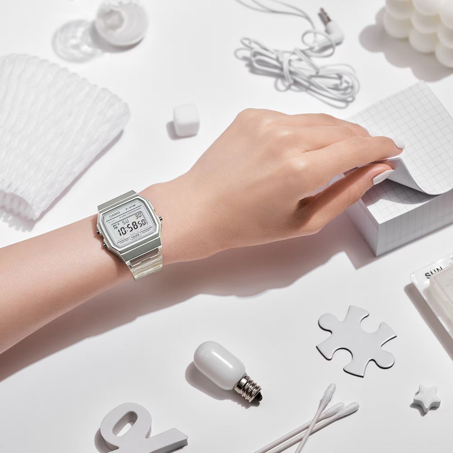 Reloj Digital Vintage Plateado de Mujer