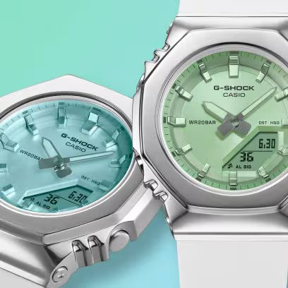 Reloj Análogo Digital Deportivo Plateado con Verde de Mujer