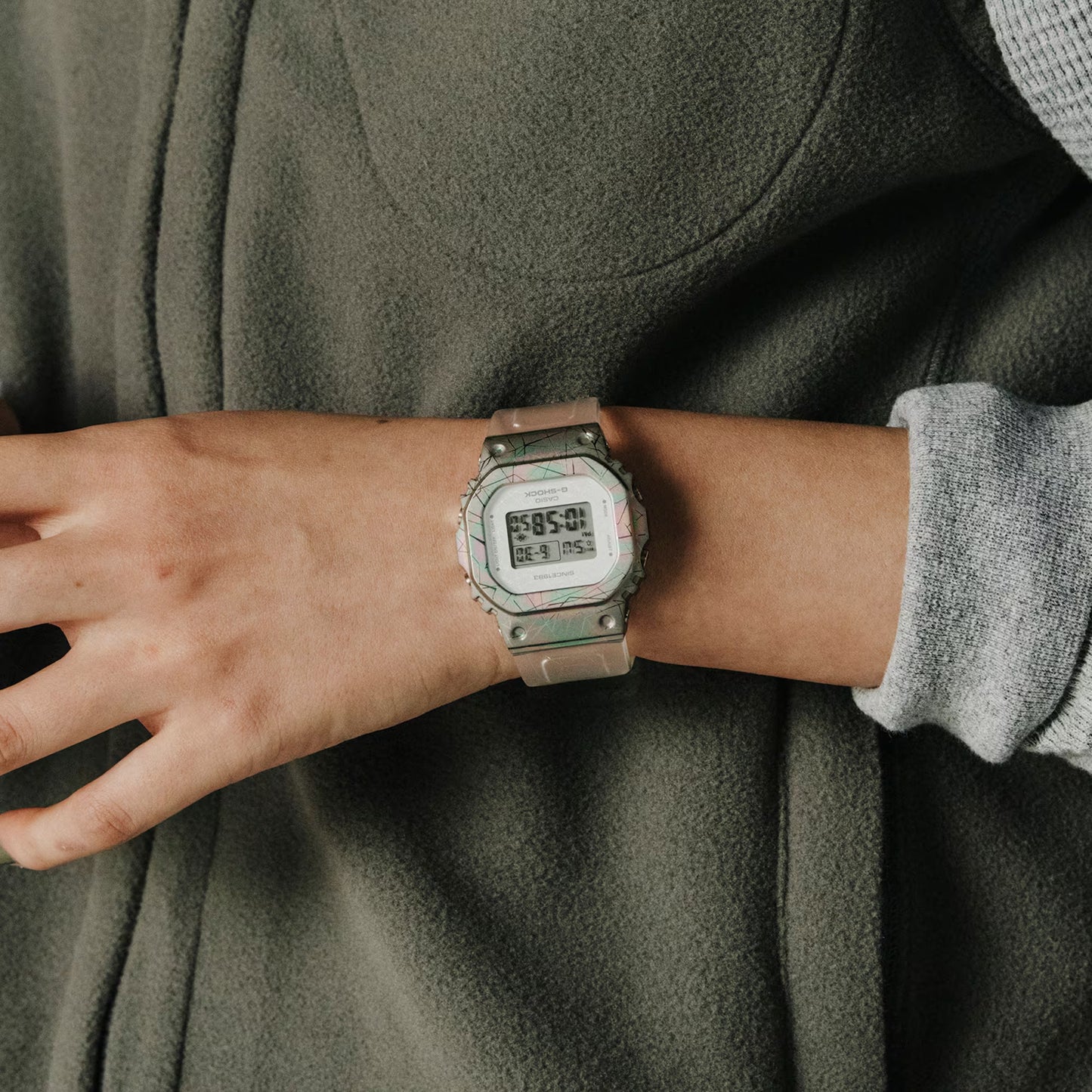 Reloj Digital The Origin Bemetal Adventurers Stone 40th Anniversary Casual Rojo de Mujer