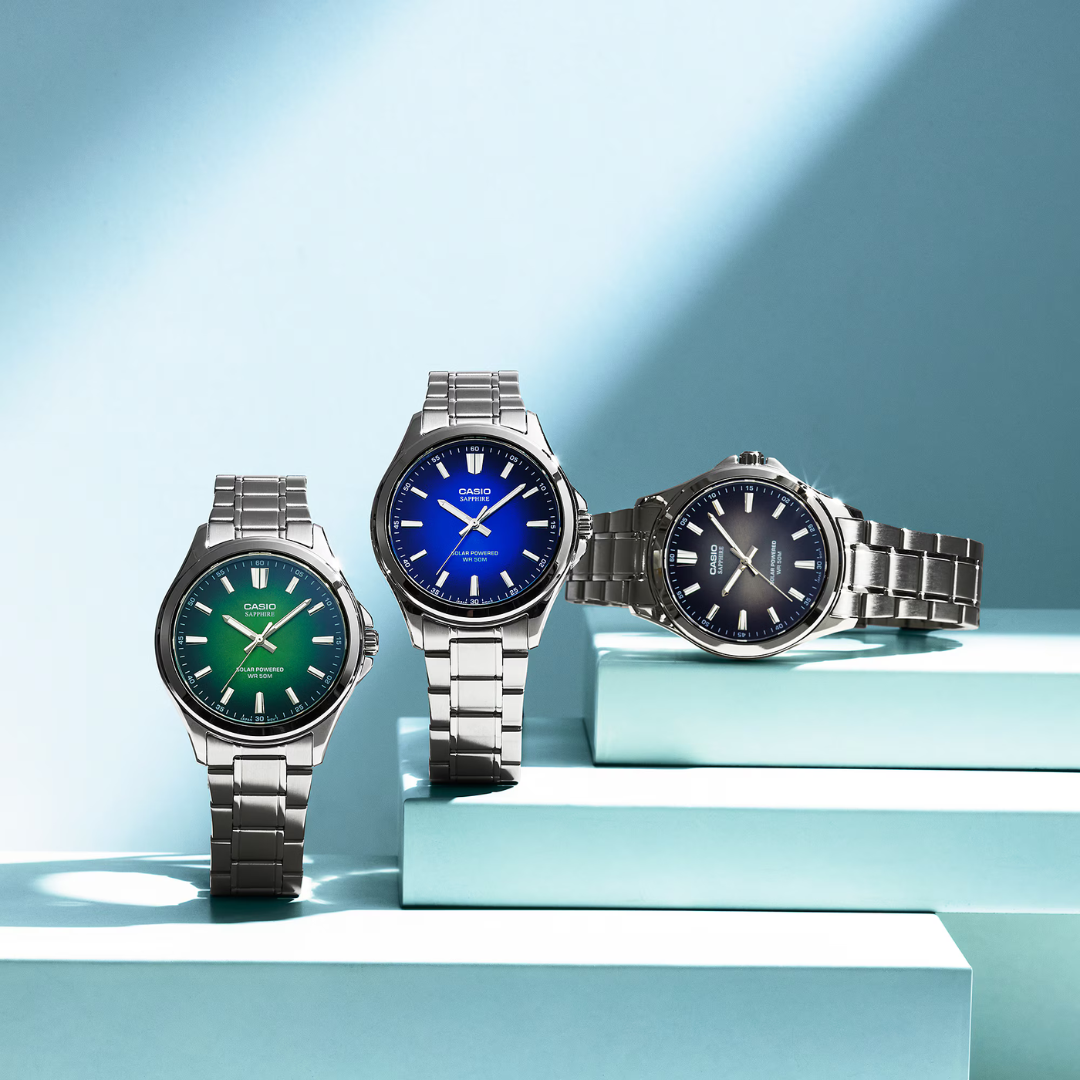 Reloj Análogo Solar Clásico Plateado de Hombre