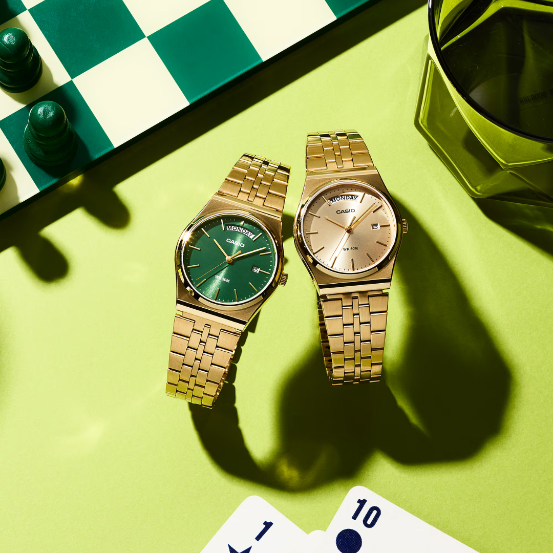 Reloj Análogo Clásico Dorado de Hombre