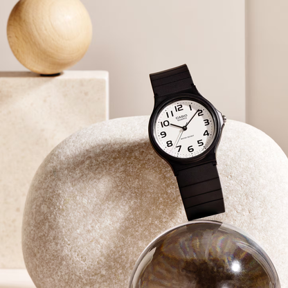 Reloj Análogo Clásico Negro Unisex