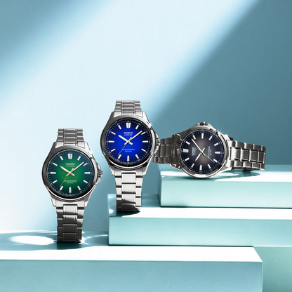 Reloj Análogo Solar Clásico Plateado de Hombre