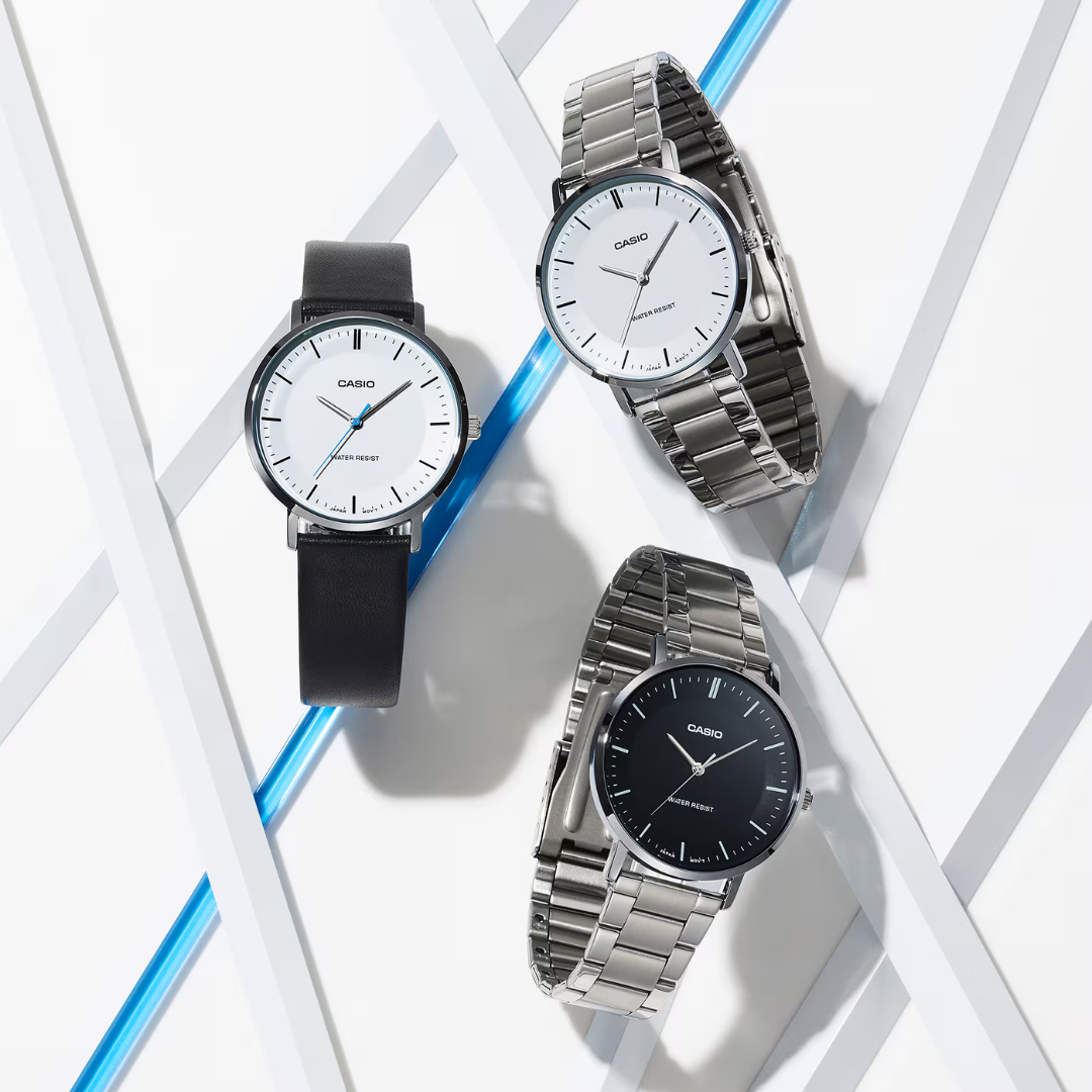 Reloj Análogo Clásico Plateado de Hombre
