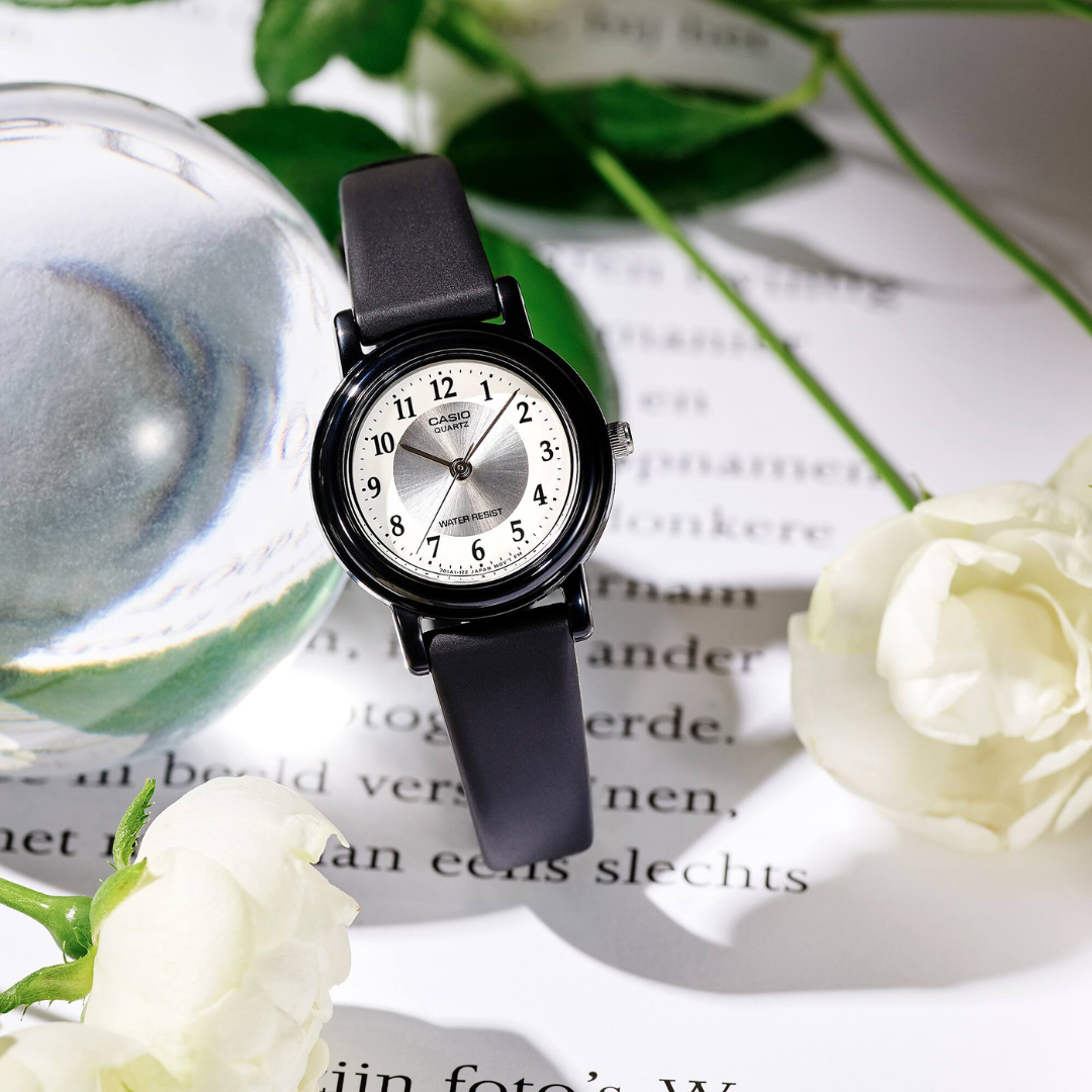 Reloj Análogo Casual Negro de Mujer